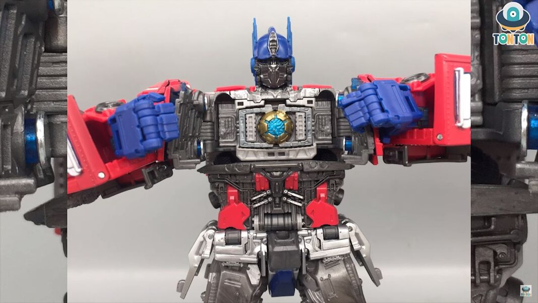 Transformers Masterpiece MPM 12 Optimus Prime  (43 of 43)